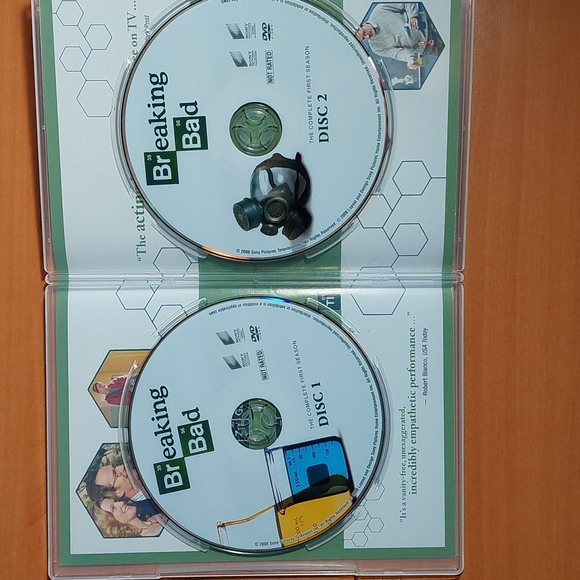 Breaking bad the complete first season dvd box set. Total of 3 dvds - Picture 10 of 12
